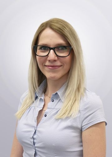 Portrait of Maja, Vodja financ